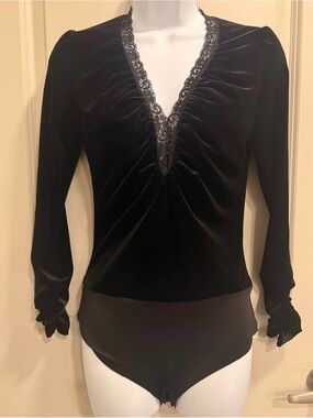 Black Velvet Lace-Trim Long Sleeve Bodysuit Zara